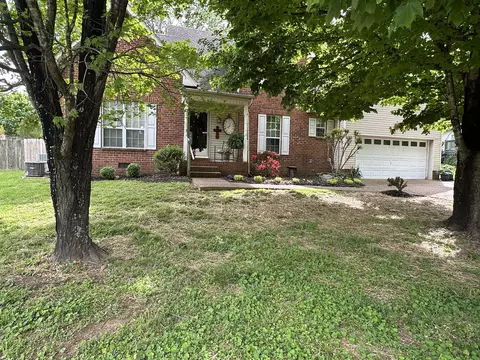 1817 Devon Dr, Spring Hill, TN 37174
