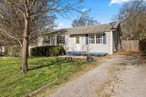 112 Cedar Ridge Dr, La Vergne, TN 37086