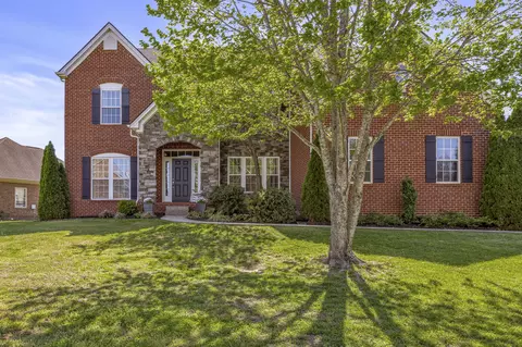 Exterior - 1024 Queens Pl, Spring Hill, TN 37174 photo 2 of 12