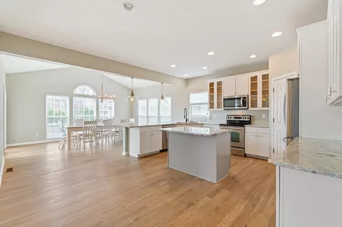 Kitchen - 1024 Queens Pl, Spring Hill, TN 37174 photo 1 of 6