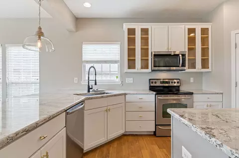 Kitchen - 1024 Queens Pl, Spring Hill, TN 37174 photo 4 of 6