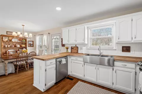 Kitchen - 1820 Devon Dr, Spring Hill, TN 37174 photo 5 of 5