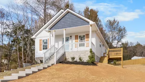 2145 Broome Rd, Palmyra, TN 37142