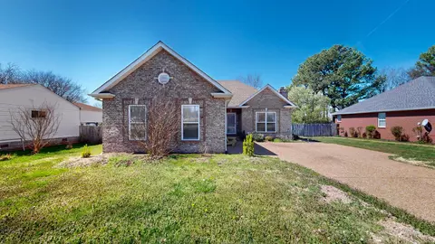 510 Castleview Dr, Lebanon, TN 37087