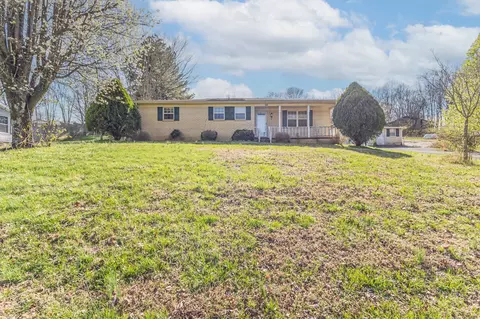 970 Howell Rd, Westmoreland, TN 37186