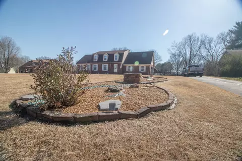 122 Bunny Ln, Martin, TN 38237