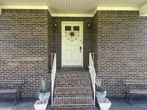 1928 Thrasher Pike, Hixson, TN 37343