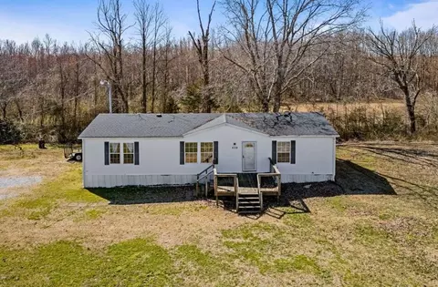697 Whiteaker Springs Rd, Cookeville, TN 38506