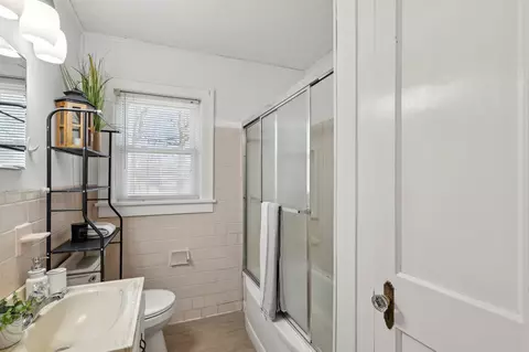 Bath - 110 Cage Cir, Dickson, TN 37055 photo 1 of 1
