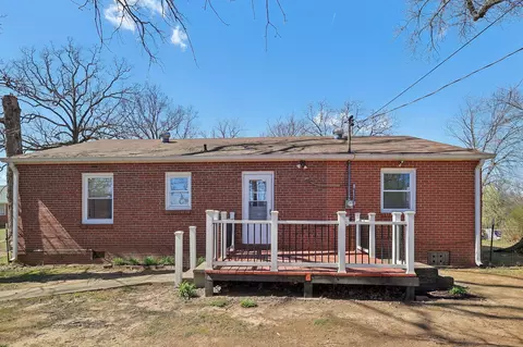 Exterior - 110 Cage Cir, Dickson, TN 37055 photo 7 of 18