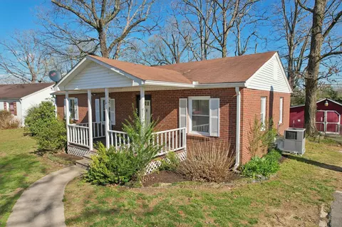 Exterior - 110 Cage Cir, Dickson, TN 37055 photo 17 of 18
