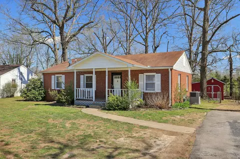 Exterior - 110 Cage Cir, Dickson, TN 37055 photo 12 of 18