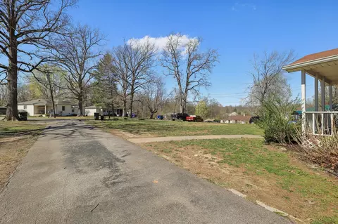 Exterior - 110 Cage Cir, Dickson, TN 37055 photo 14 of 18