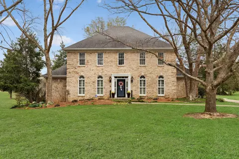 2872 Summer Lawn Dr, Clarksville, TN 37043