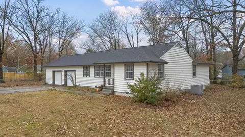 5013 Golfview Dr, Chattanooga, TN 37411