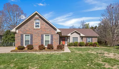 1977 Stepford Dr, Clarksville, TN 37043