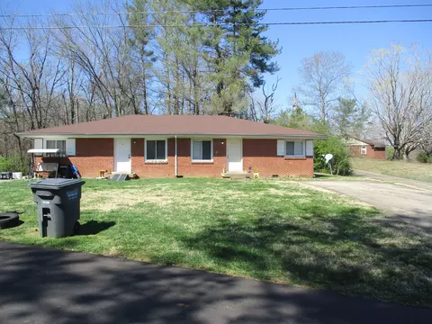 402 Redbud Ln, Clarksville, TN 37043