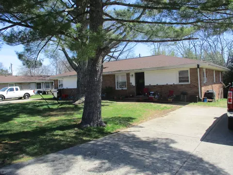 405 Redbud Ln, Clarksville, TN 37043
