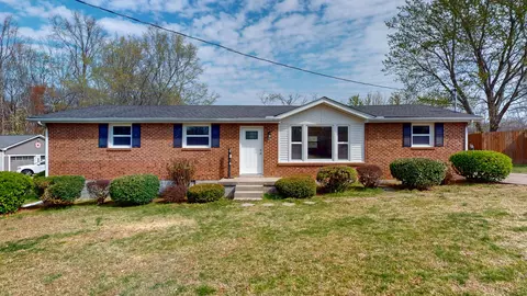 1020 Interstate Park Cir, Cedar Hill, TN 37032