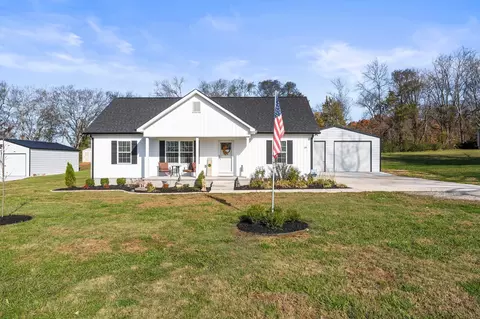 56 Crestview Dr, Winchester, TN 37398