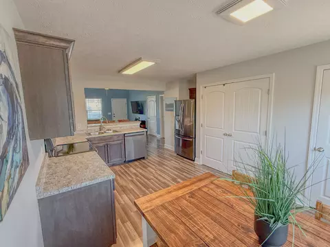 Kitchen - 643 Berry Cir, Springfield, TN 37172 photo 2 of 2
