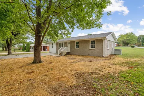 113 Mulberry Dr, Lafayette, TN 37083