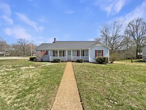 1421 Bradshaw Dr, Columbia, TN 38401