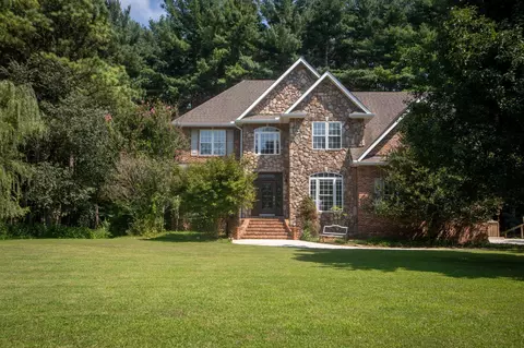 109 Wiggins Creek Dr, Sewanee, TN 37375