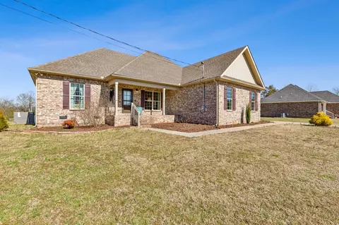 392 Coopertown Rd, Unionville, TN 37180