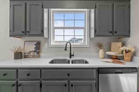 Kitchen - 650 Wall Rd, Cunningham, TN 37052 photo 2 of 3