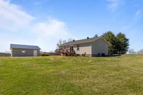 Exterior - 650 Wall Rd, Cunningham, TN 37052 photo 6 of 8