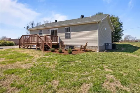 Exterior - 650 Wall Rd, Cunningham, TN 37052 photo 8 of 8