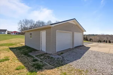 Other - 650 Wall Rd, Cunningham, TN 37052 photo 7 of 10