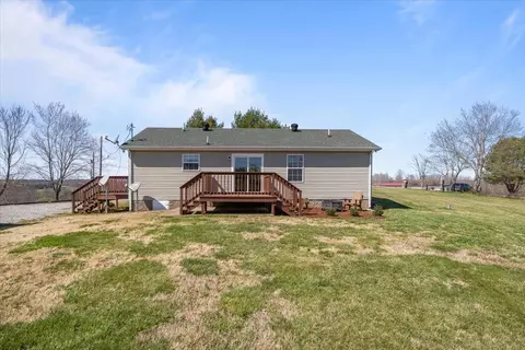 Exterior - 650 Wall Rd, Cunningham, TN 37052 photo 5 of 8