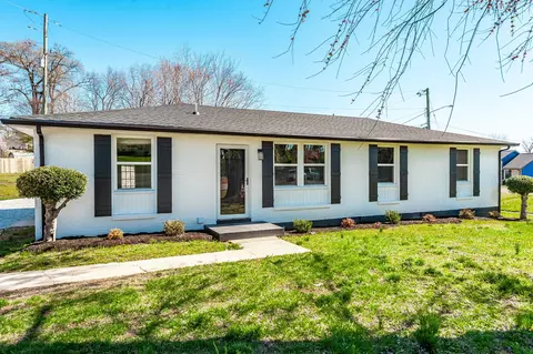 808 Hayes St, Springfield, TN 37172