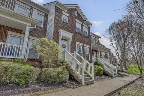 8620 Gauphin Pl, Nashville, TN 37211