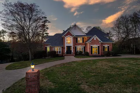 9235 Royal Mountain Dr, Chattanooga, TN 37421