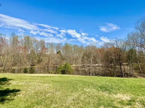 782 New Deal Potts Rd # B, Cottontown, TN 37048