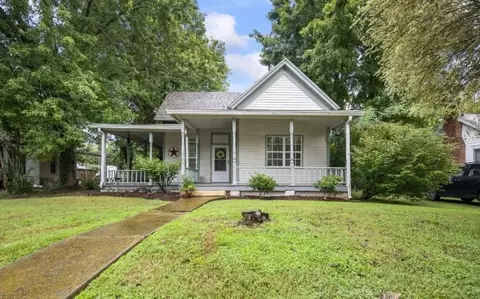 106 3rd Ave, Columbia, TN 38401