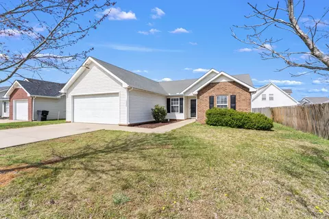 1620 Saint Andrews Dr, Murfreesboro, TN 37128