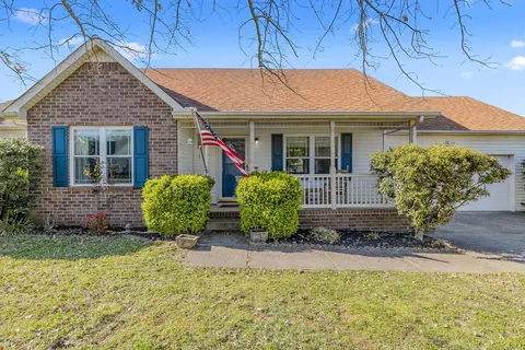 402 Sanders Dr, La Vergne, TN 37086