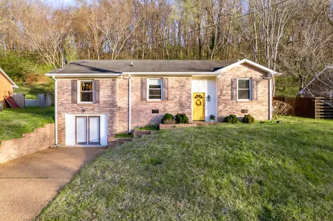 561 Holt Valley Rd, Nashville, TN 37221