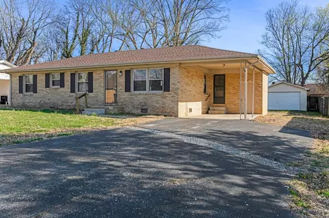 319 Linda Dr, Hopkinsville, KY 42240