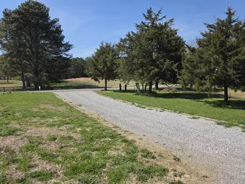 118 Beartown Rd, Loretto, TN 38469 photo 9