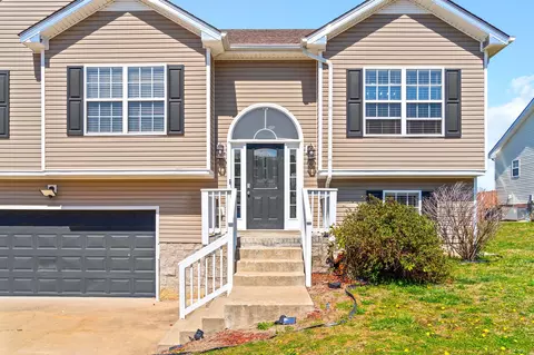 1613 Broad Cir, Clarksville, TN 37042