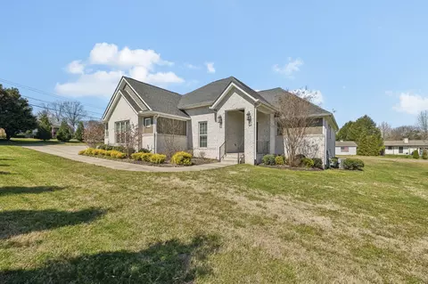 100 Saint Andrews Dr # A, Hendersonville, TN 37075