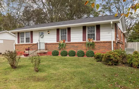 123 Cole Dr, Hendersonville, TN 37075
