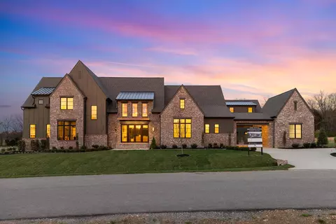1928 Silver Fox Rd, Thompsons Station, TN 37179