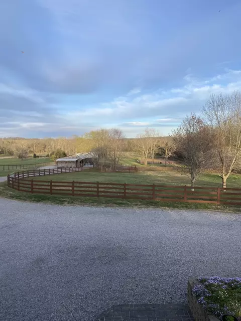 695 Gwynn Ln, Lebanon, TN 37087