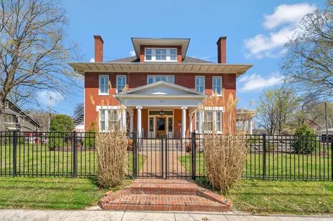 310 W 6th St, Columbia, TN 38401